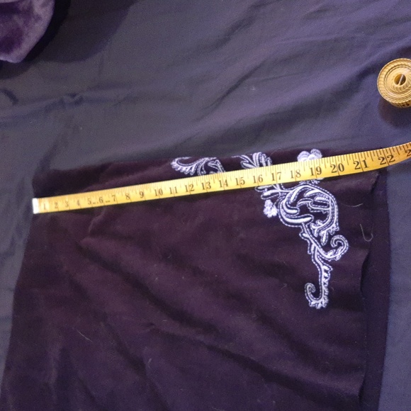 3/$20 Women's Skirt - Picture 3 of 3